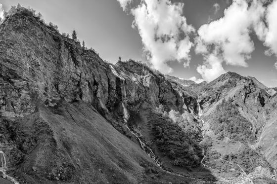 Batöni Wasserfälle im Weisstannental