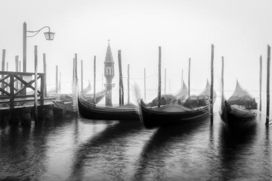 Gondeln im Nebel