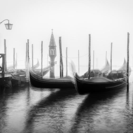 Gondeln im Nebel
