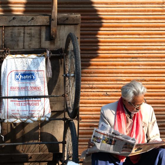 Der Zeitungsleser Indien
